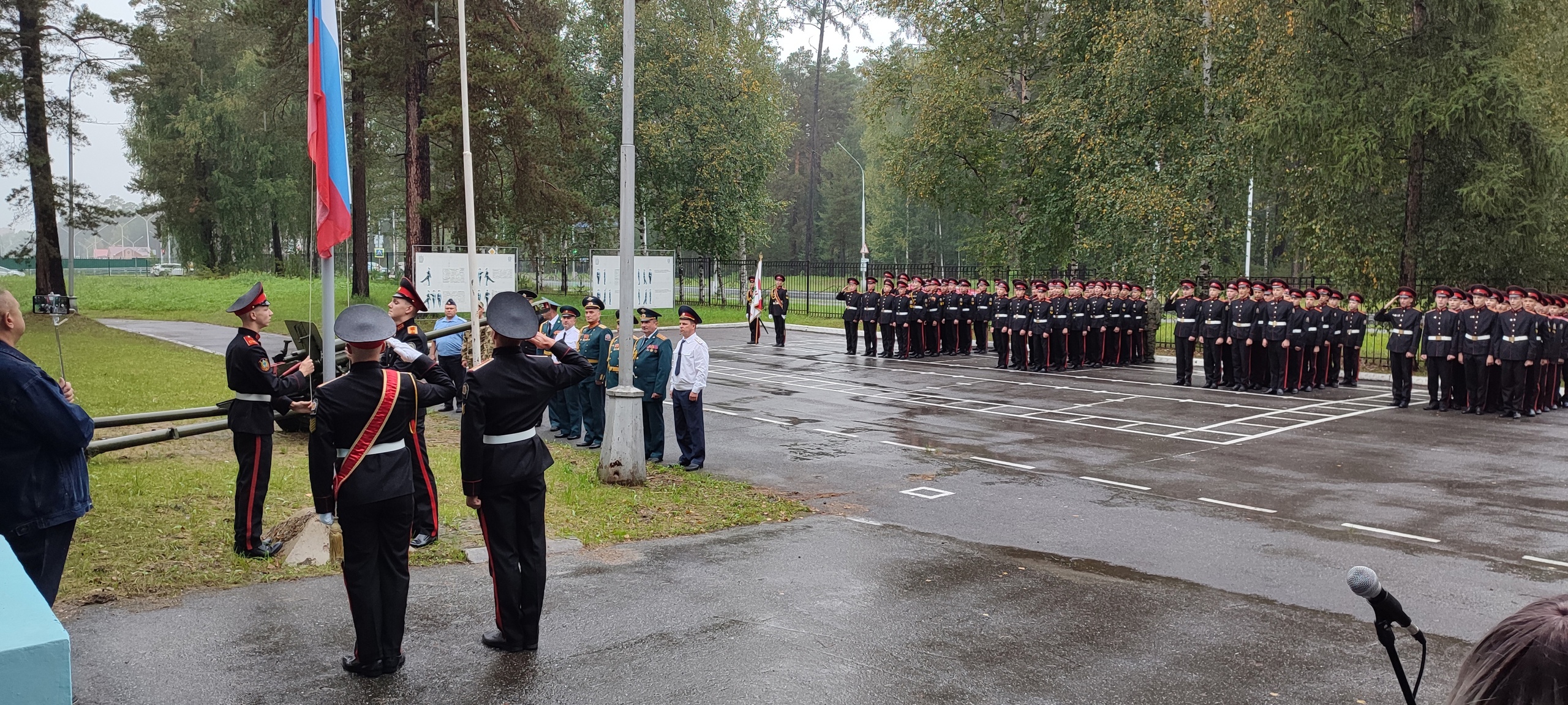 Фотография школы.