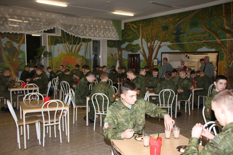 Обеденный зал Обеденный зал.